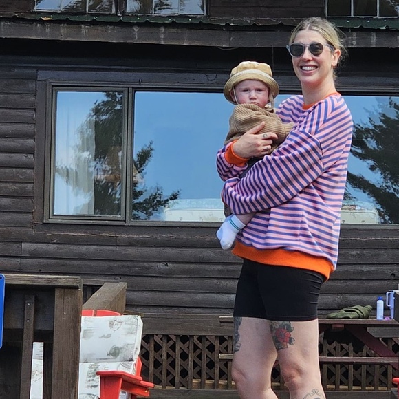 Meet your Posher, Essie - Picture 1 of 1